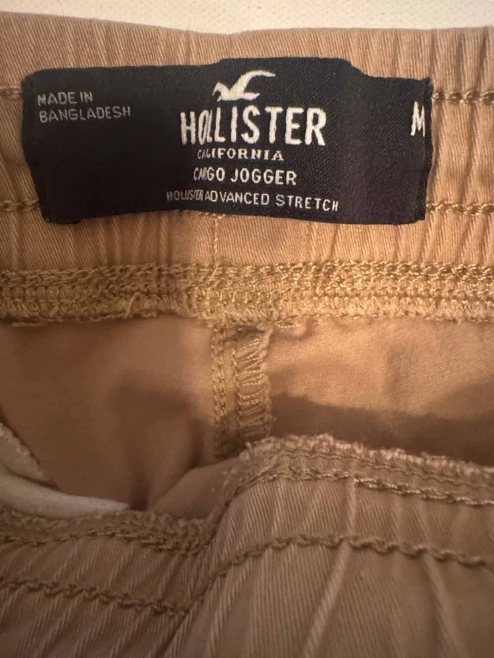 Hollister Men's Khaki Cargo Joggers with Black Drawstring - Picture 2 of 4